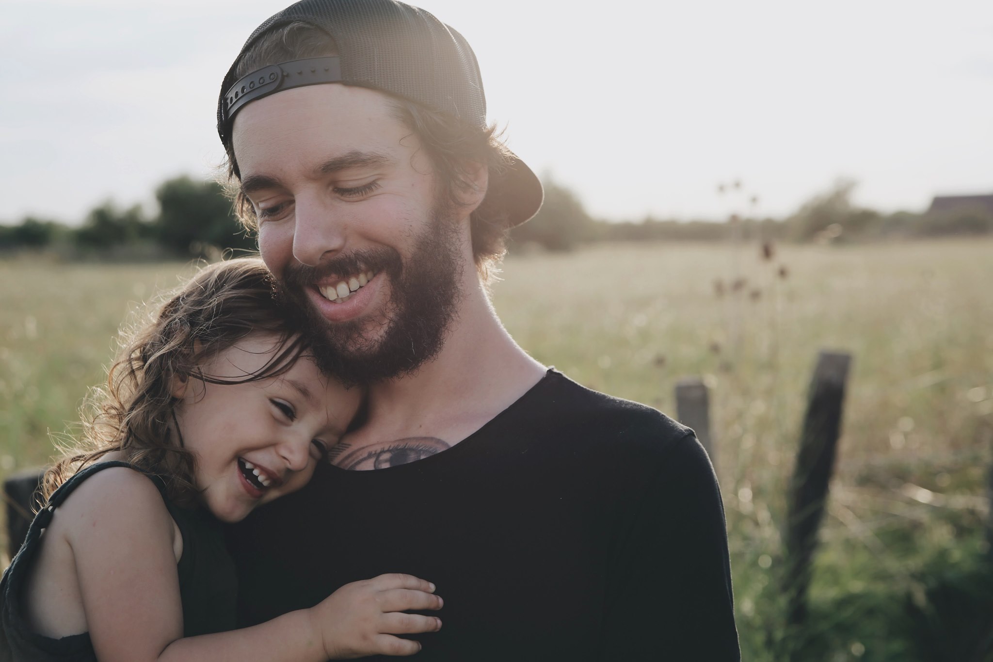 What is the average cost of hiring a family lawyer for legal representation in court?