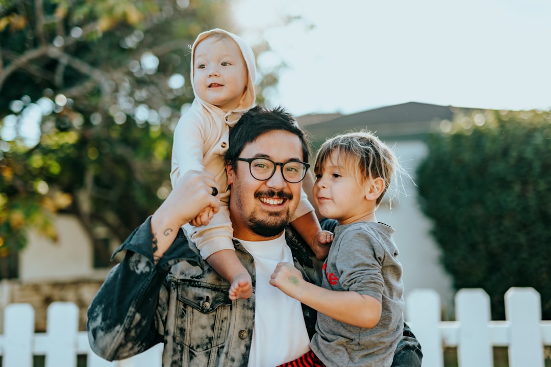 What is the difference between divorce lawyers and family lawyers?